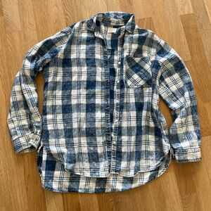 id:23 Blue and White Plaid Button Down Flannel - Size Small *Great Condition*